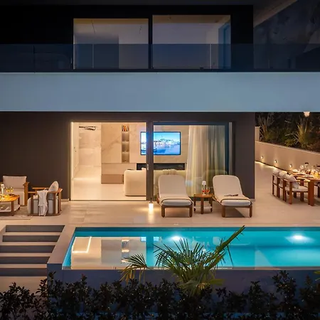 Heaven With Swimming Pool شقة *