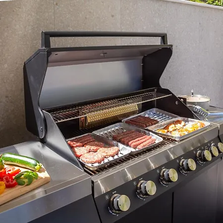 Апартаменты Heaven With Swimming Pool *