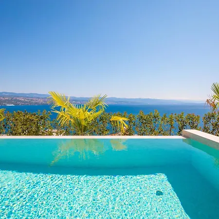 Heaven With Swimming Pool Apartment