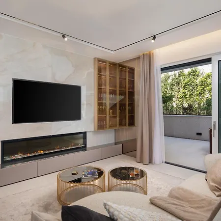 Heaven With Swimming Pool Опатия