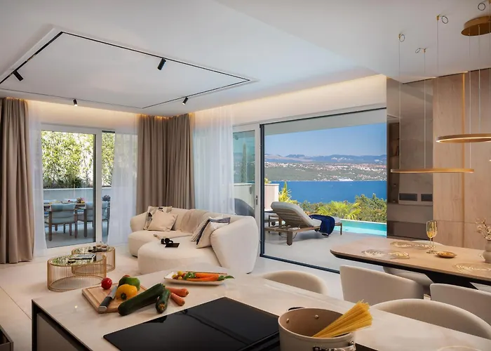 Heaven With Swimming Pool Опатия