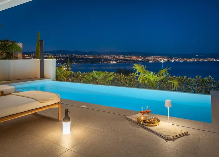 Heaven With Swimming Pool Опатия