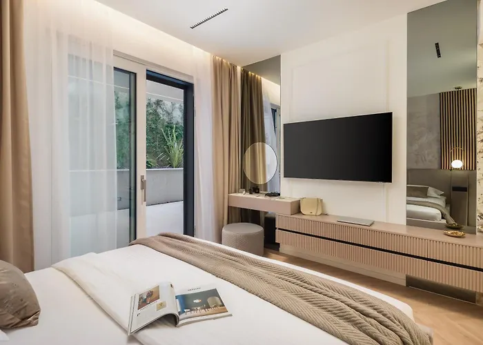 Heaven With Swimming Pool Апартаменты