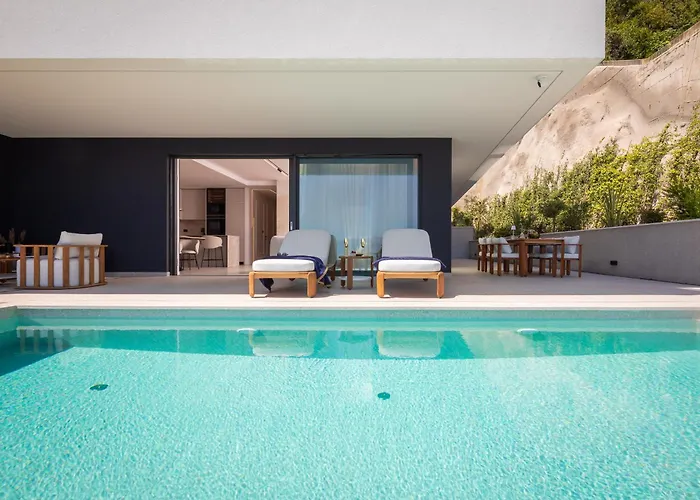 Heaven With Swimming Pool Апартаменты